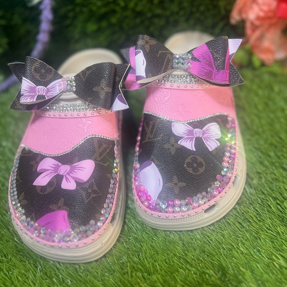 Charming Pink and Brown Kids Slippers with Bow Accents